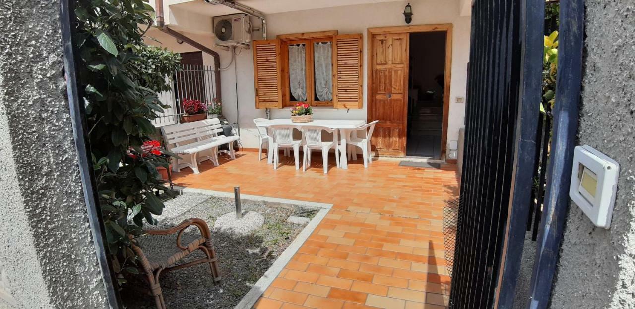 Villetta A Schiera 피우메프레도 브루치오 외부 사진